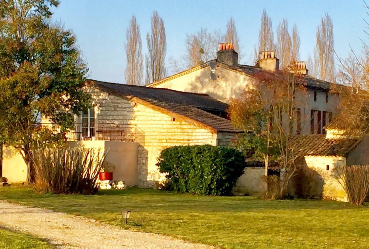 La Carreterie - Les Gites Pineuilh Bagian luar foto